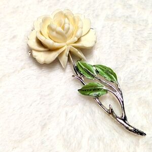 Vintage JJ Jonette Ivory Colored Rose Brooche with Silvertone Stem.